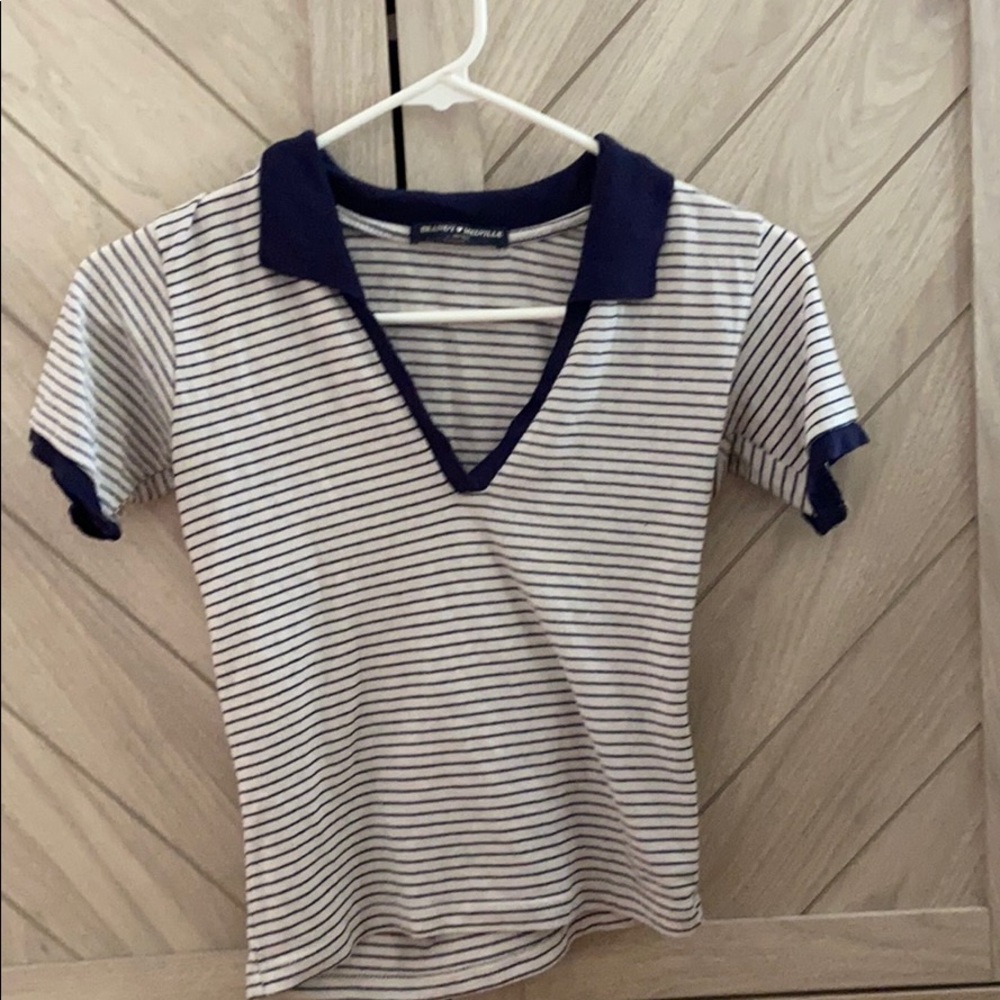 Striped tee with v neck and collar